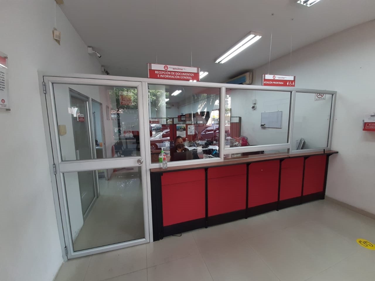 Área de recepción y atención al público de la Curaduría Urbana N° 1 de Cúcuta